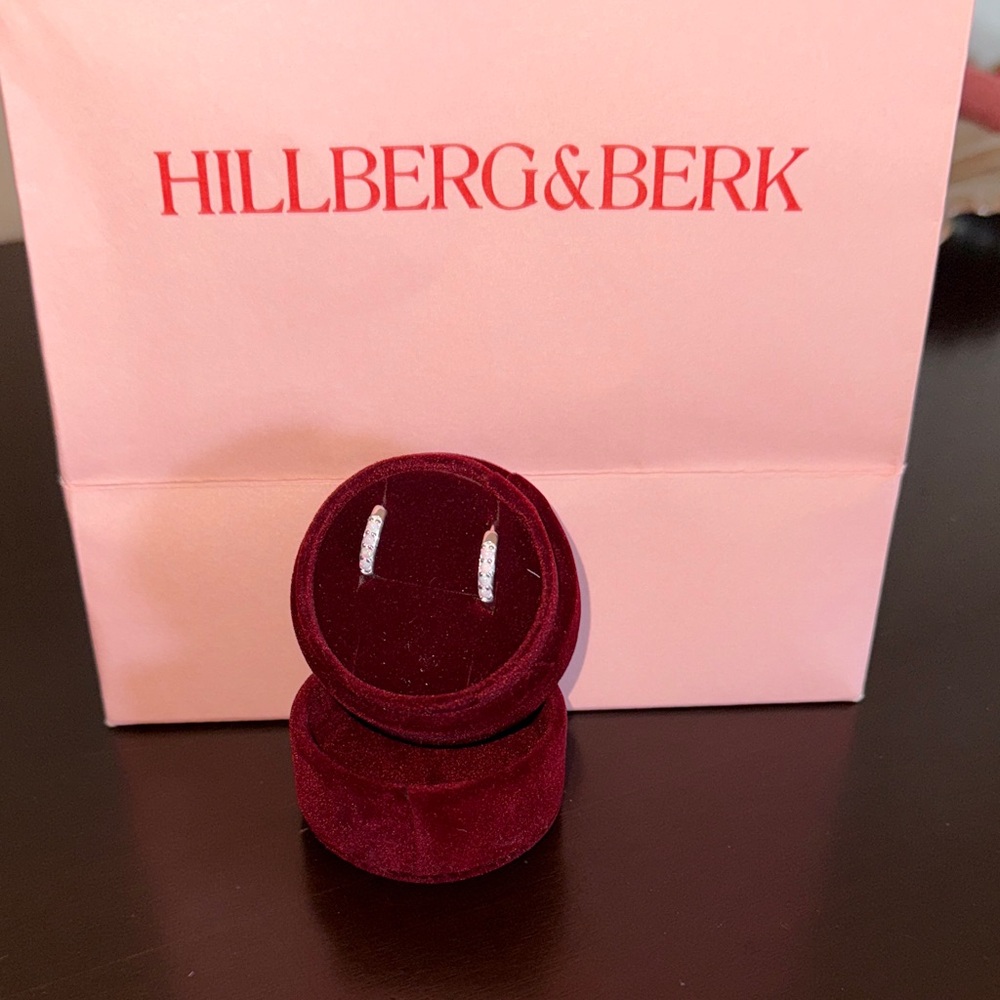 Hillberg & Berk pearl accent hoops